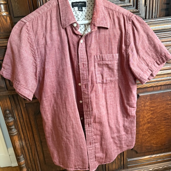 Banana Republic Medium red shortsleeve shirt - Picture 3 of 4